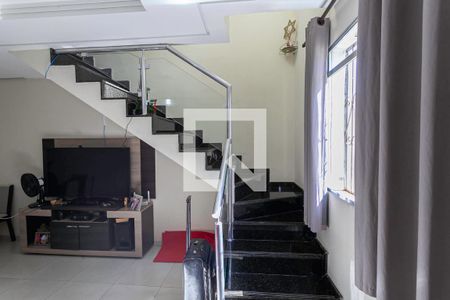 Escada de casa de condomínio à venda com 2 quartos, 69m² em Parque Xangri-lá, Contagem