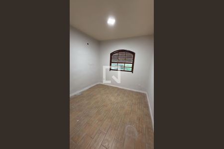 Quarto de casa à venda com 3 quartos, 150m² em Realengo, Rio de Janeiro