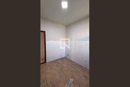 Quarto de casa à venda com 3 quartos, 150m² em Realengo, Rio de Janeiro
