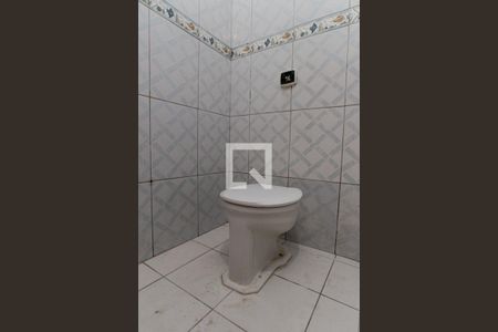 Banheiro de casa para alugar com 1 quarto, 70m² em Vila Guilherme, São Paulo