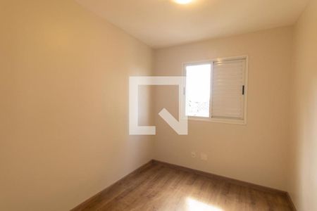 Quarto 1 de apartamento para alugar com 2 quartos, 54m² em Fanny, Curitiba