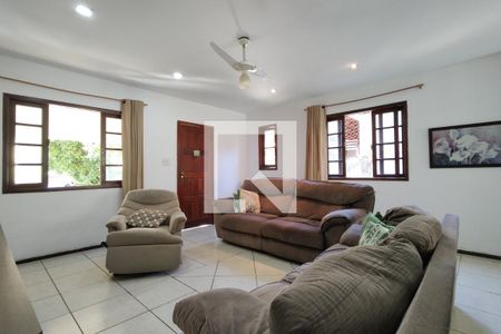 Sala de casa para alugar com 3 quartos, 700m² em Pechincha, Rio de Janeiro