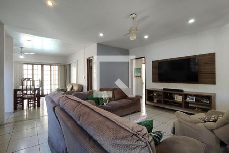 Sala de casa para alugar com 3 quartos, 700m² em Pechincha, Rio de Janeiro