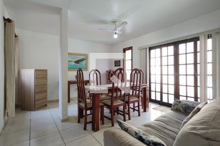 Sala de casa para alugar com 3 quartos, 700m² em Pechincha, Rio de Janeiro