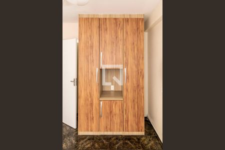 Quarto 1 - Armários de apartamento para alugar com 2 quartos, 50m² em Irajá, Rio de Janeiro