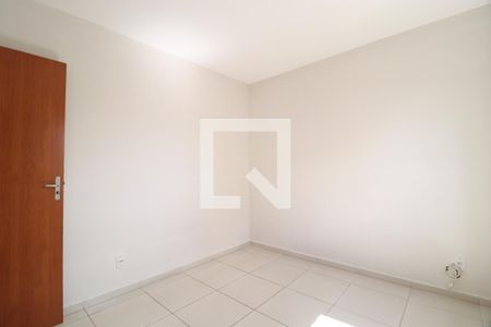 Quarto 1 de apartamento para alugar com 2 quartos, 45m² em Jardim Ipanema, Uberlândia