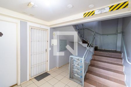 Hall de entrada de apartamento para alugar com 2 quartos, 48m² em Campo Novo, Porto Alegre