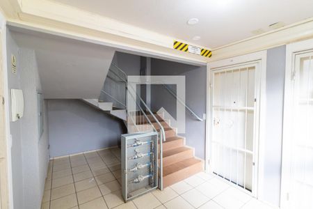 Hall de entrada de apartamento para alugar com 2 quartos, 48m² em Campo Novo, Porto Alegre