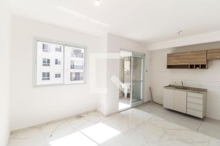 Sala  de apartamento para alugar com 1 quarto, 41m² em Jardim Tupanci, Barueri