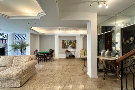 Casa para alugar com 4 quartos, 280m² em Copacabana, Rio de Janeiro