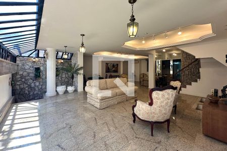 Casa para alugar com 4 quartos, 280m² em Copacabana, Rio de Janeiro