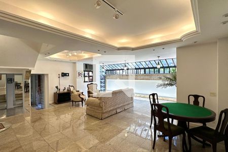 Casa para alugar com 4 quartos, 280m² em Copacabana, Rio de Janeiro