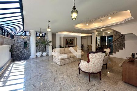 Casa para alugar com 4 quartos, 280m² em Copacabana, Rio de Janeiro