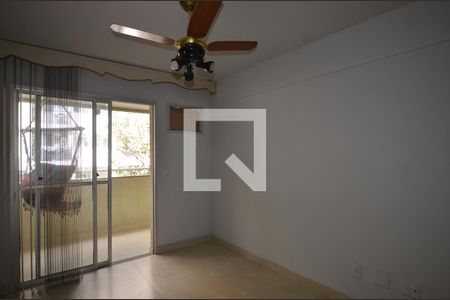 Sala de apartamento para alugar com 3 quartos, 68m² em Jardim Sulacap, Rio de Janeiro
