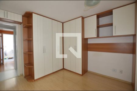 Quarto 1 Suite de apartamento para alugar com 3 quartos, 68m² em Jardim Sulacap, Rio de Janeiro
