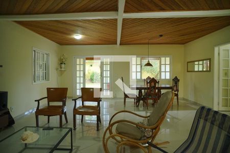 Sala de casa de condomínio para alugar com 2 quartos, 250m² em Itaipuaçu, Maricá