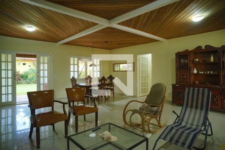 Sala de casa de condomínio para alugar com 2 quartos, 250m² em Itaipuaçu, Maricá