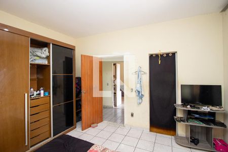 Quarto Suíte de casa à venda com 4 quartos, 360m² em Industrial, Contagem