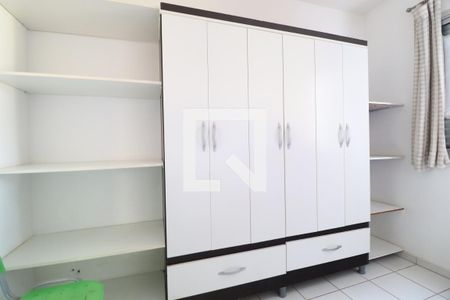 Quarto 1 de apartamento para alugar com 2 quartos, 52m² em Presidente Roosevelt, Uberlândia