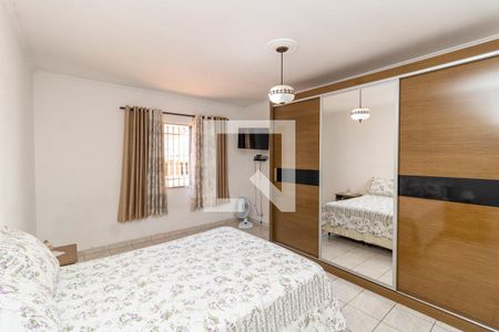 Quarto 1 de casa à venda com 2 quartos, 300m² em Vila Gustavo, São Paulo