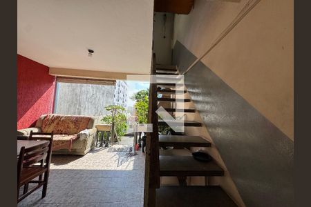 Quintal de casa à venda com 3 quartos, 150m² em Cipava, Osasco