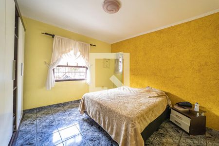 Quarto 1 de casa para alugar com 3 quartos, 300m² em Vila Ré, São Paulo