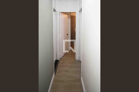 Corredor de apartamento para alugar com 2 quartos, 55m² em Parque Savoy City, São Paulo