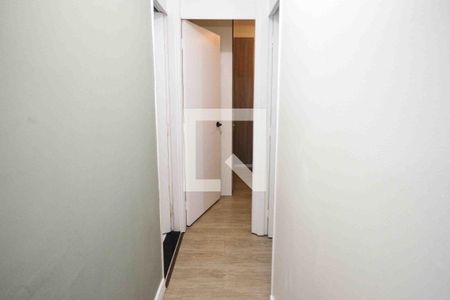 Corredor de apartamento para alugar com 2 quartos, 55m² em Parque Savoy City, São Paulo