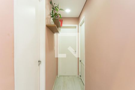 Corredor  de apartamento à venda com 2 quartos, 60m² em Vila Taquari, São Paulo