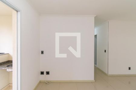 Sala de apartamento à venda com 3 quartos, 75m² em Vila Paulo Silas, São Paulo