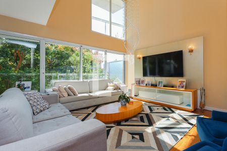 Sala de casa de condomínio à venda com 4 quartos, 347m² em Real Parque, São Paulo