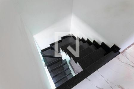 Escada de casa à venda com 4 quartos, 170m² em Parque Xangri-lá, Contagem