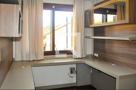 Escritório de casa para alugar com 3 quartos, 200m² em Partenon, Porto Alegre