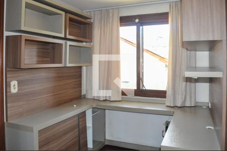 Escritório de casa para alugar com 3 quartos, 200m² em Partenon, Porto Alegre