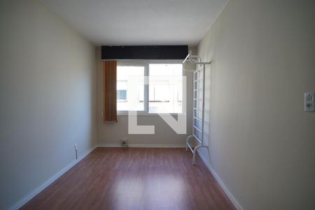 Quarto 1 de apartamento para alugar com 2 quartos, 55m² em Jardim Dona Leopoldina, Porto Alegre