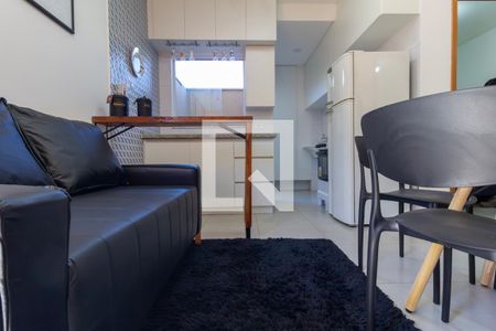 Sala e Cozinha de apartamento para alugar com 2 quartos, 47m² em Chácara Seis de Outubro, São Paulo