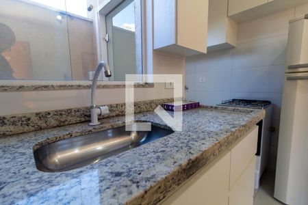 Sala e Cozinha de apartamento para alugar com 2 quartos, 47m² em Chácara Seis de Outubro, São Paulo