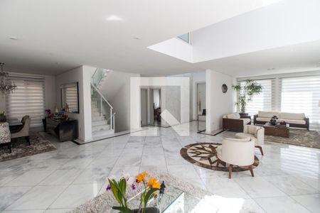 Sala  de casa de condomínio à venda com 5 quartos, 462m² em Colinas da Anhanguera, Santana de Parnaíba
