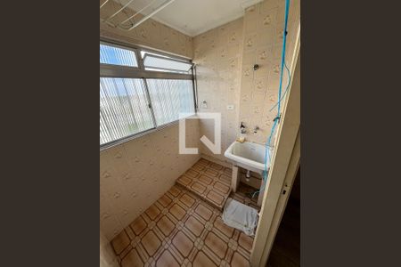 Área de serviço de apartamento para alugar com 2 quartos, 56m² em Vila Irmaos Arnoni, São Paulo