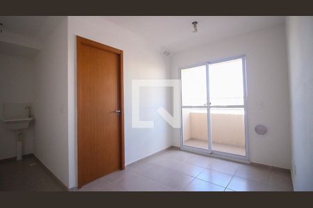 Apartamento para alugar com 2 quartos, 37m² em Vila Antonieta, São Paulo