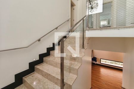 Escada - Quartos de casa de condomínio para alugar com 3 quartos, 234m² em Swiss Park, Campinas