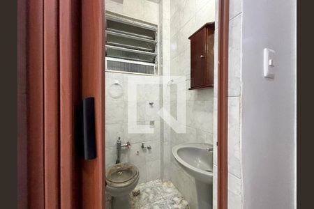 Banheiro de apartamento para alugar com 1 quarto, 18m² em Botafogo, Rio de Janeiro