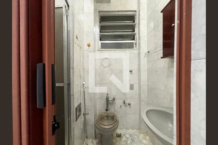 Banheiro de apartamento para alugar com 1 quarto, 18m² em Botafogo, Rio de Janeiro