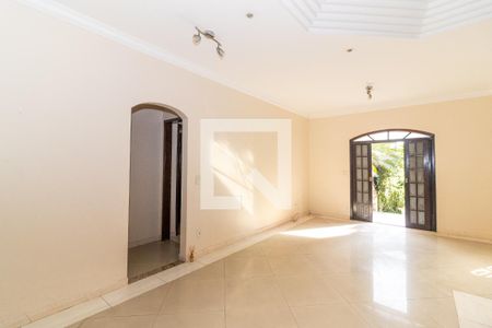 Sala de casa para alugar com 7 quartos, 130m² em Bangu, Rio de Janeiro