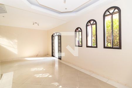 Sala de casa para alugar com 7 quartos, 130m² em Bangu, Rio de Janeiro