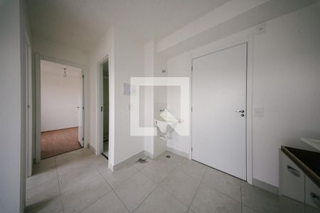 Sala/Cozinha e Área de Serviço de apartamento para alugar com 2 quartos, 32m² em Engenheiro Goulart, São Paulo
