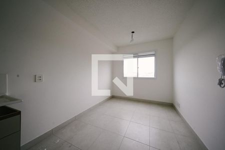 Sala/Cozinha e Área de Serviço de apartamento para alugar com 2 quartos, 32m² em Engenheiro Goulart, São Paulo