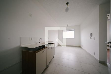 Sala/Cozinha e Área de Serviço de apartamento para alugar com 2 quartos, 32m² em Engenheiro Goulart, São Paulo