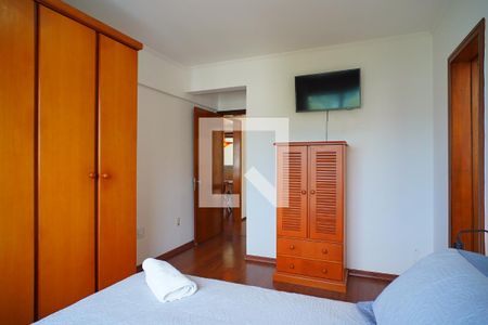 Quarto suíte  de apartamento para alugar com 2 quartos, 90m² em Rio Branco, Porto Alegre