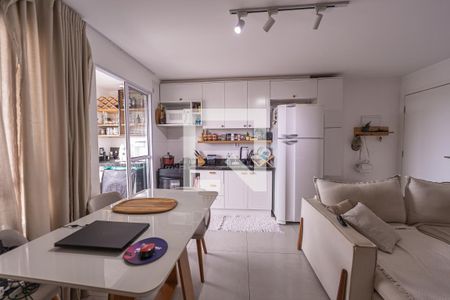 Sala/Cozinha de apartamento à venda com 2 quartos, 47m² em Vila Ré, São Paulo